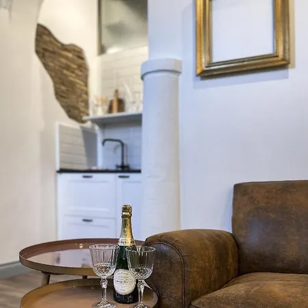 Domuslu' - Casa Di Charme Nel Cuore Di Apartment *